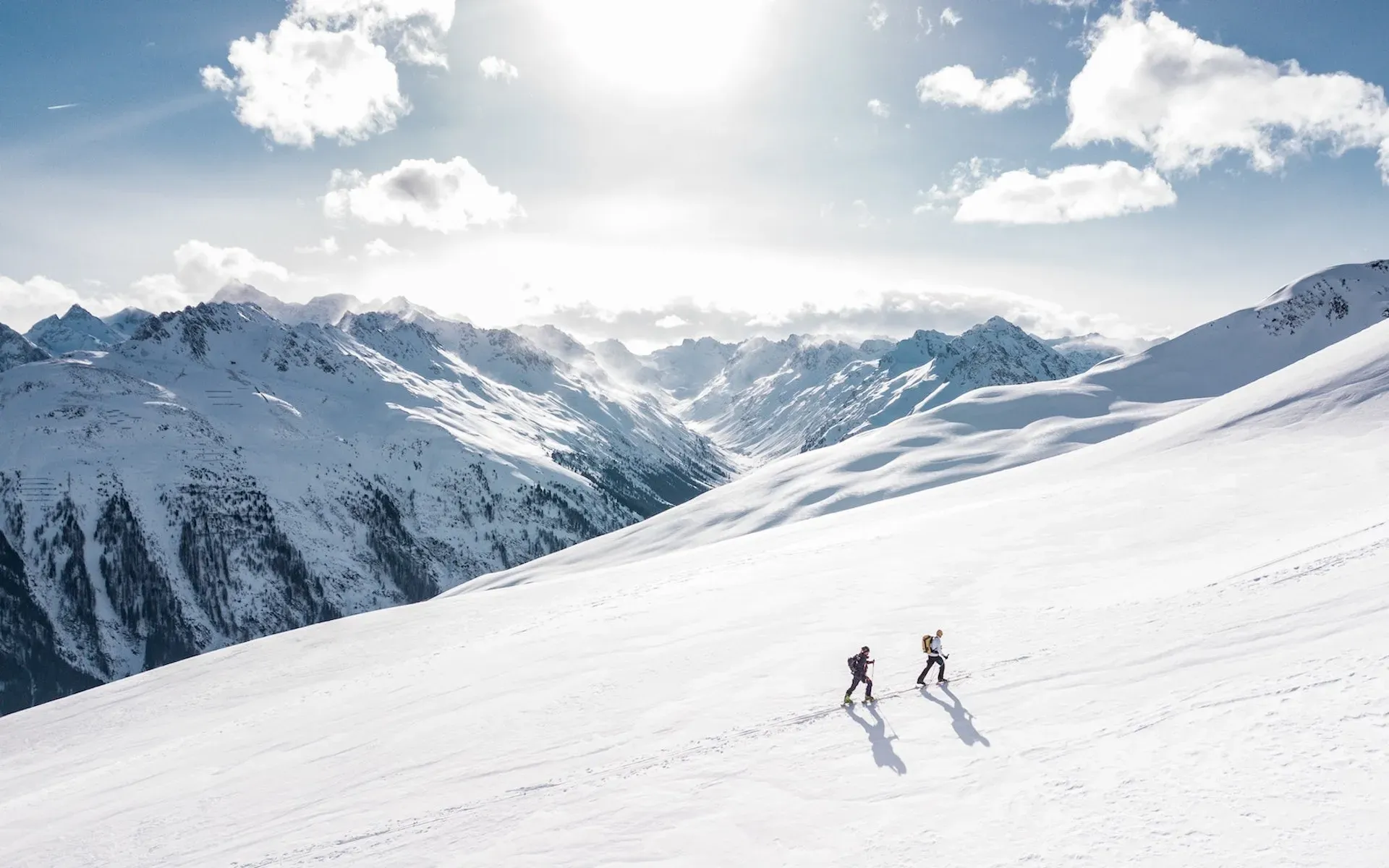 Establishing shot in the mountains